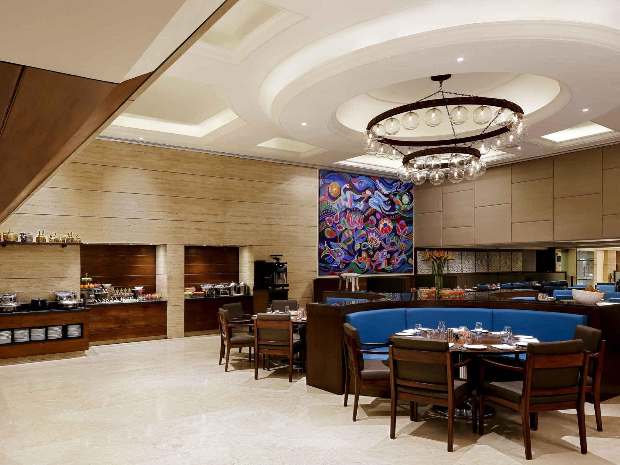 Grand Mercure Vadodara Surya Palace Экстерьер фото