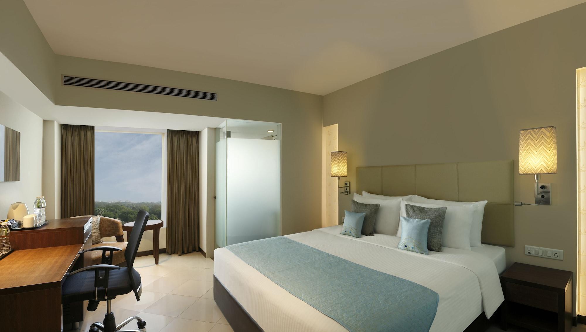 Grand Mercure Vadodara Surya Palace Экстерьер фото