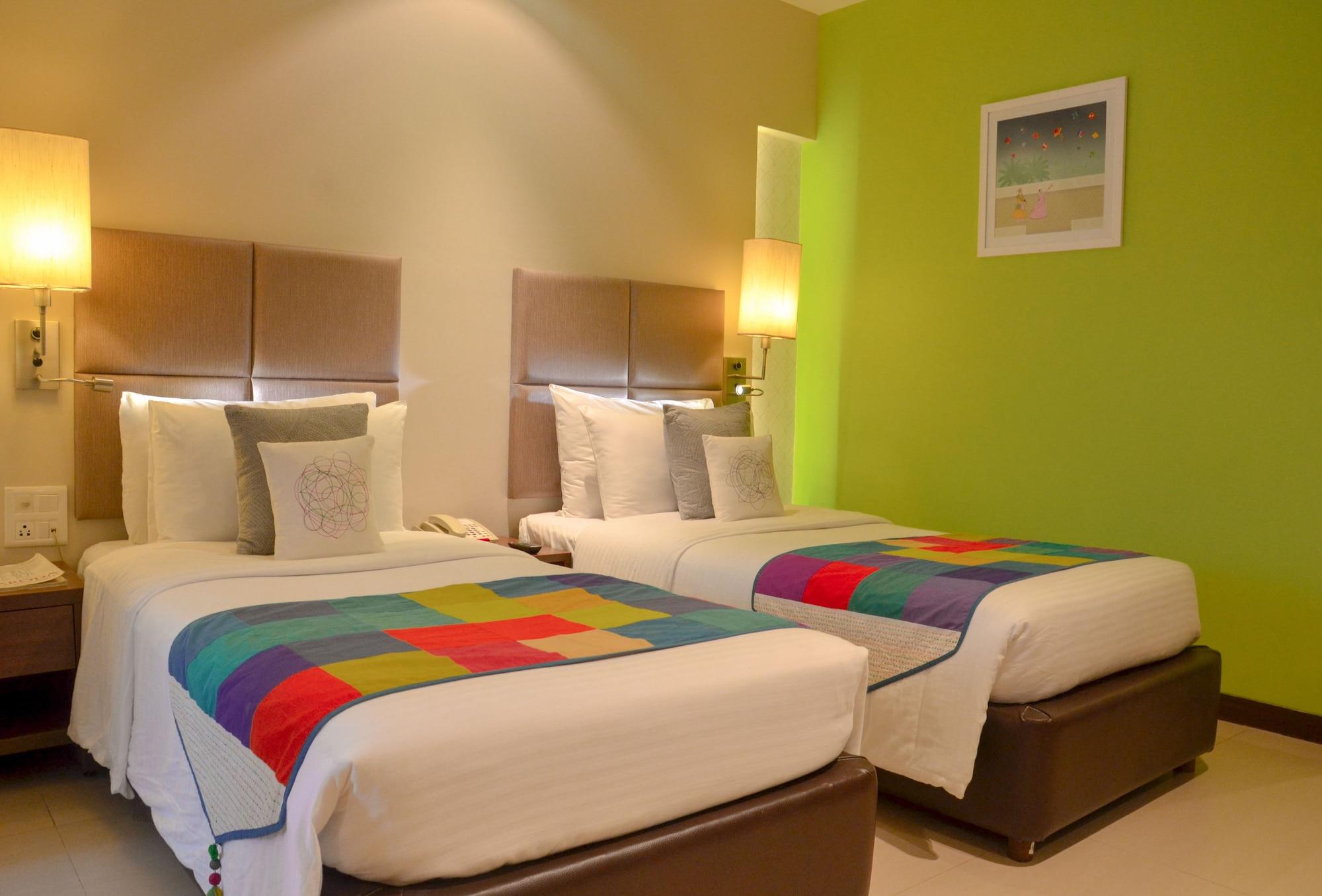 Grand Mercure Vadodara Surya Palace Экстерьер фото