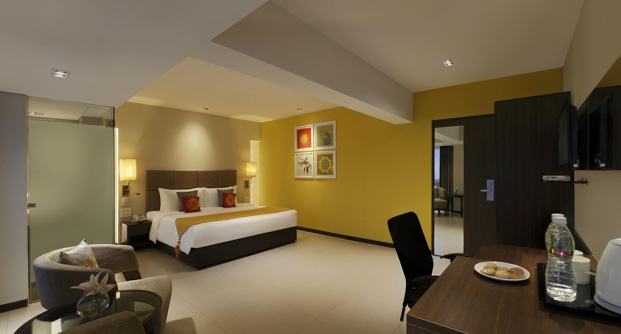 Grand Mercure Vadodara Surya Palace Экстерьер фото