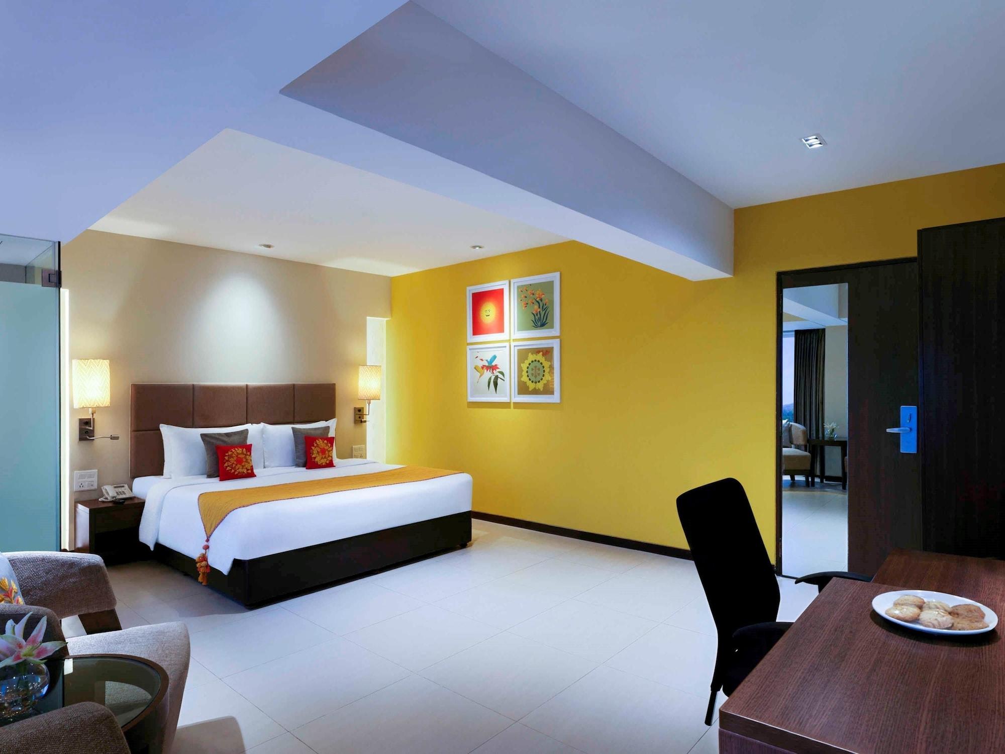 Grand Mercure Vadodara Surya Palace Экстерьер фото
