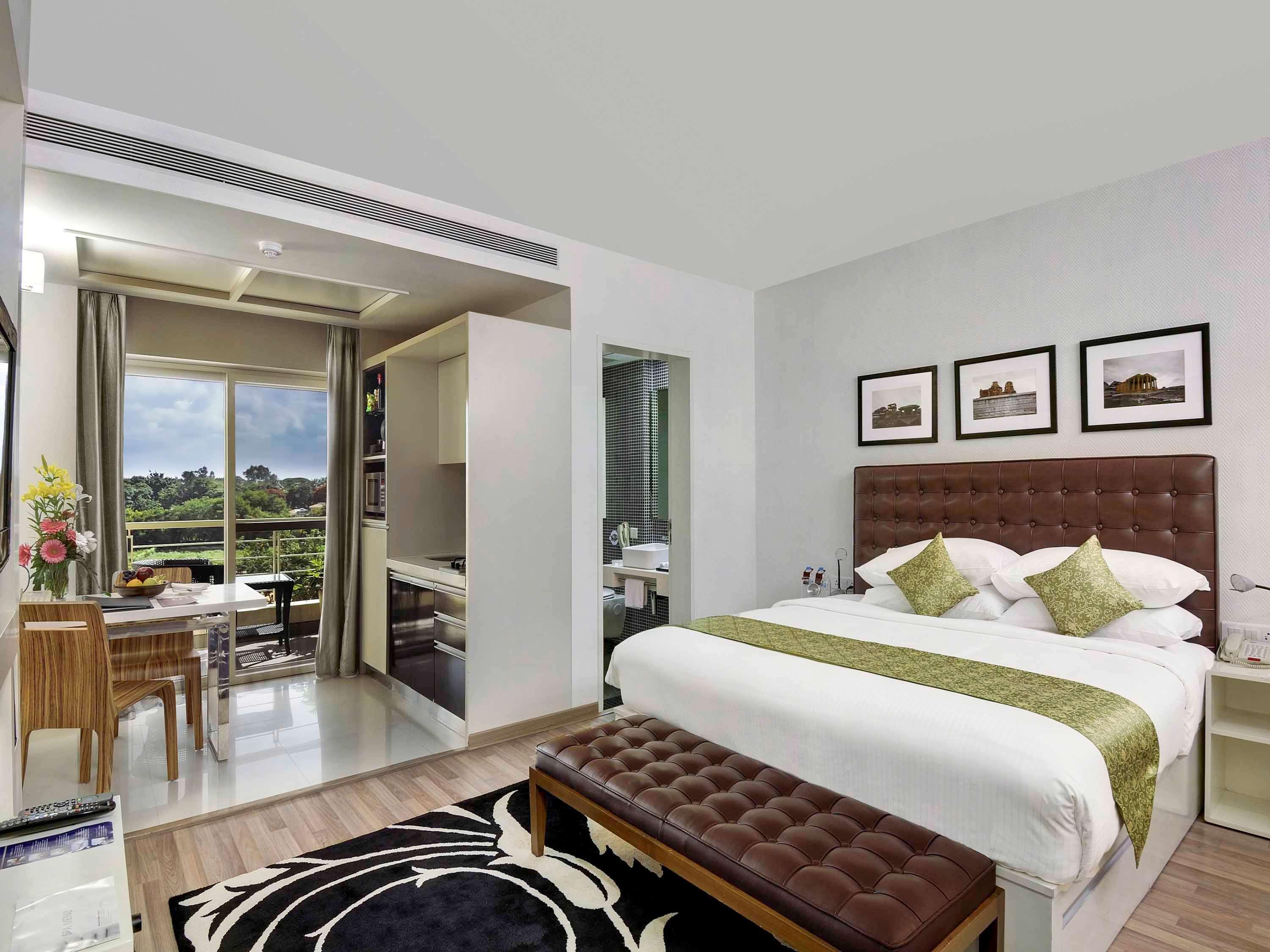 Grand Mercure Vadodara Surya Palace Экстерьер фото
