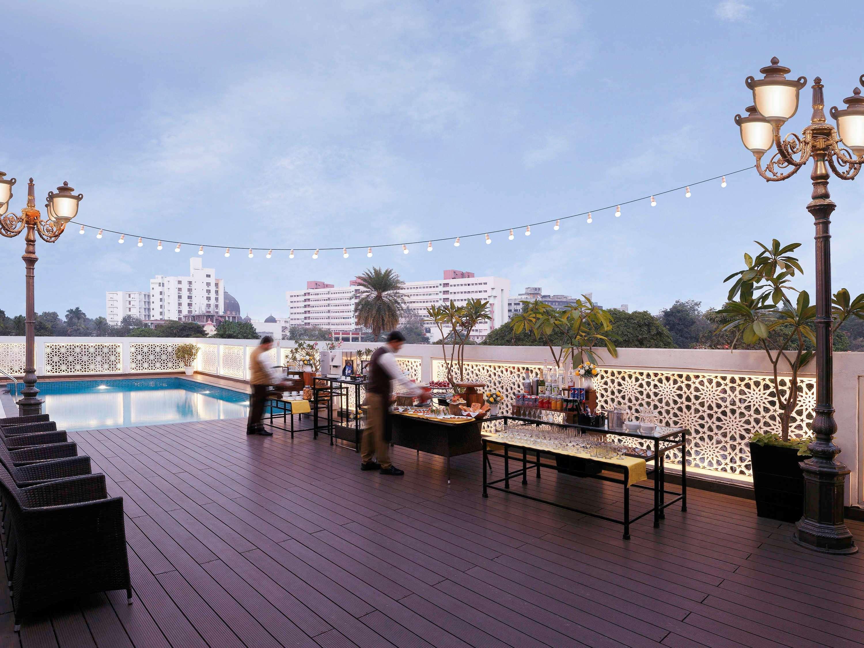 Grand Mercure Vadodara Surya Palace Экстерьер фото