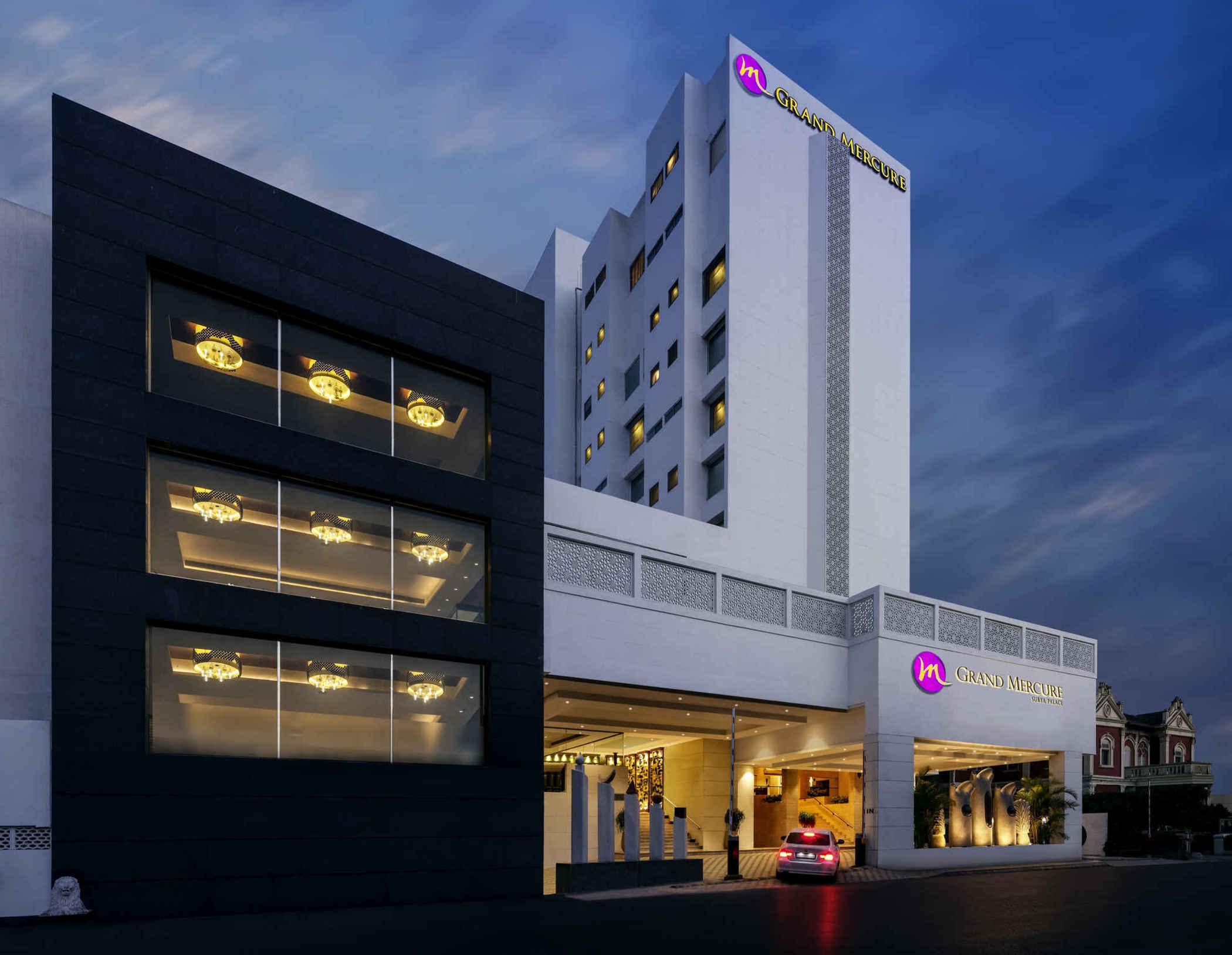 Grand Mercure Vadodara Surya Palace Экстерьер фото