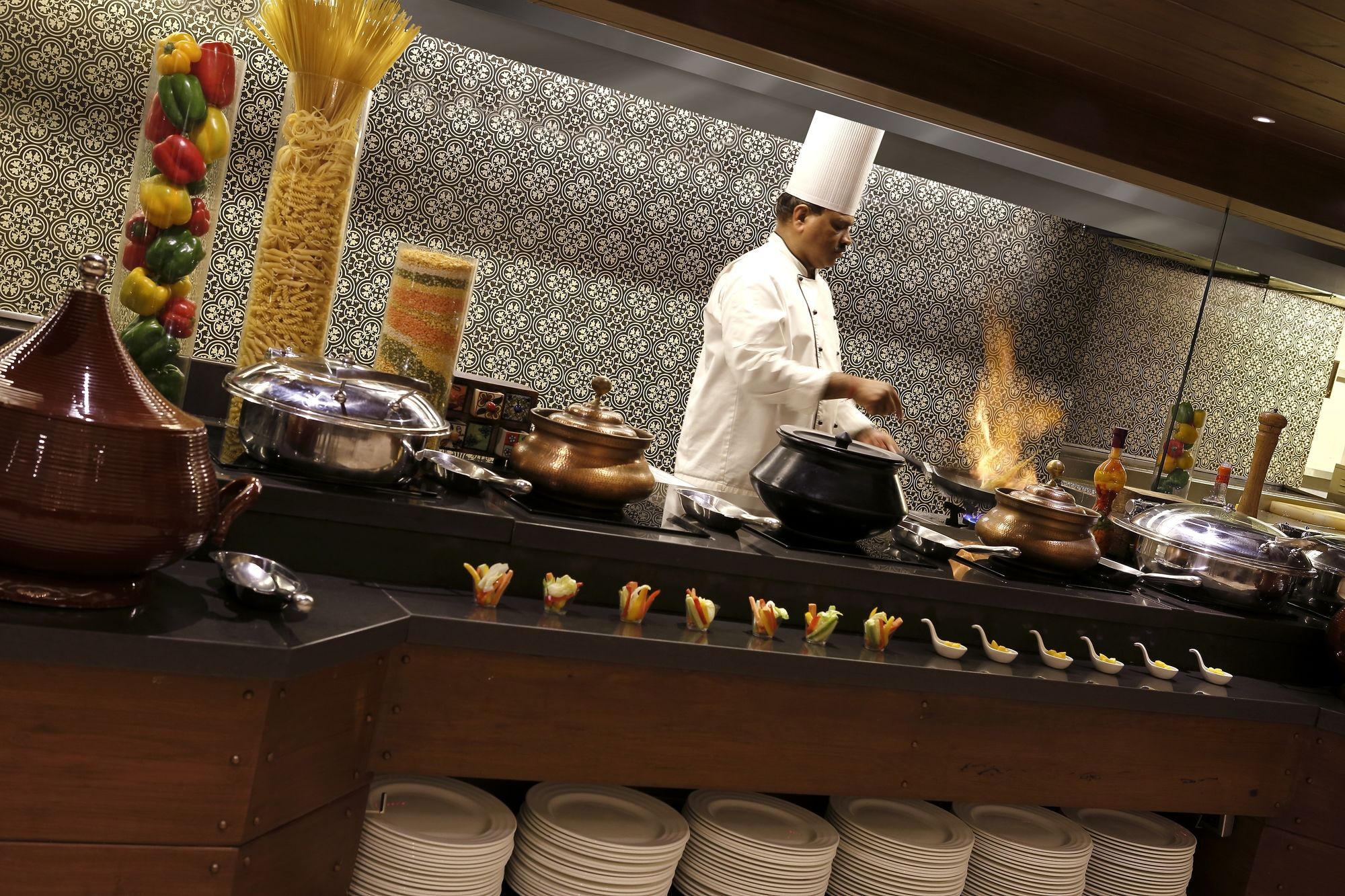 Grand Mercure Vadodara Surya Palace Экстерьер фото