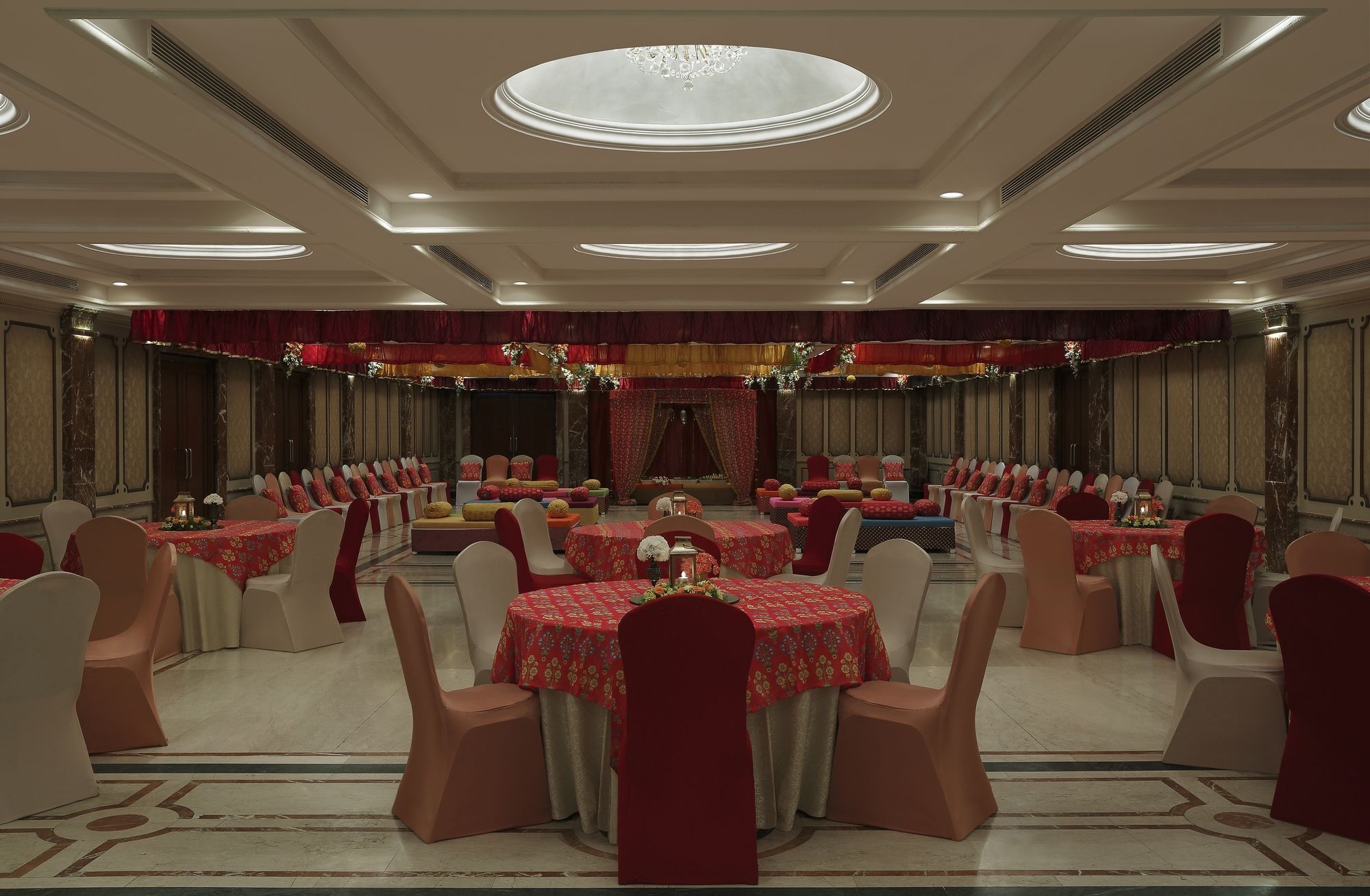 Grand Mercure Vadodara Surya Palace Экстерьер фото
